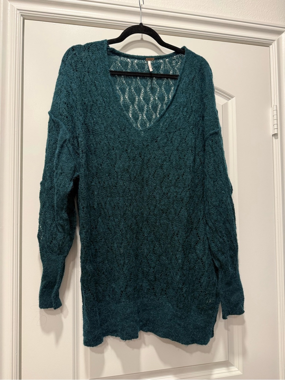 Free People “Say Hello to Alpaca” Open Stitch Tunic Sweater Size Medium - Picture 3 of 5
